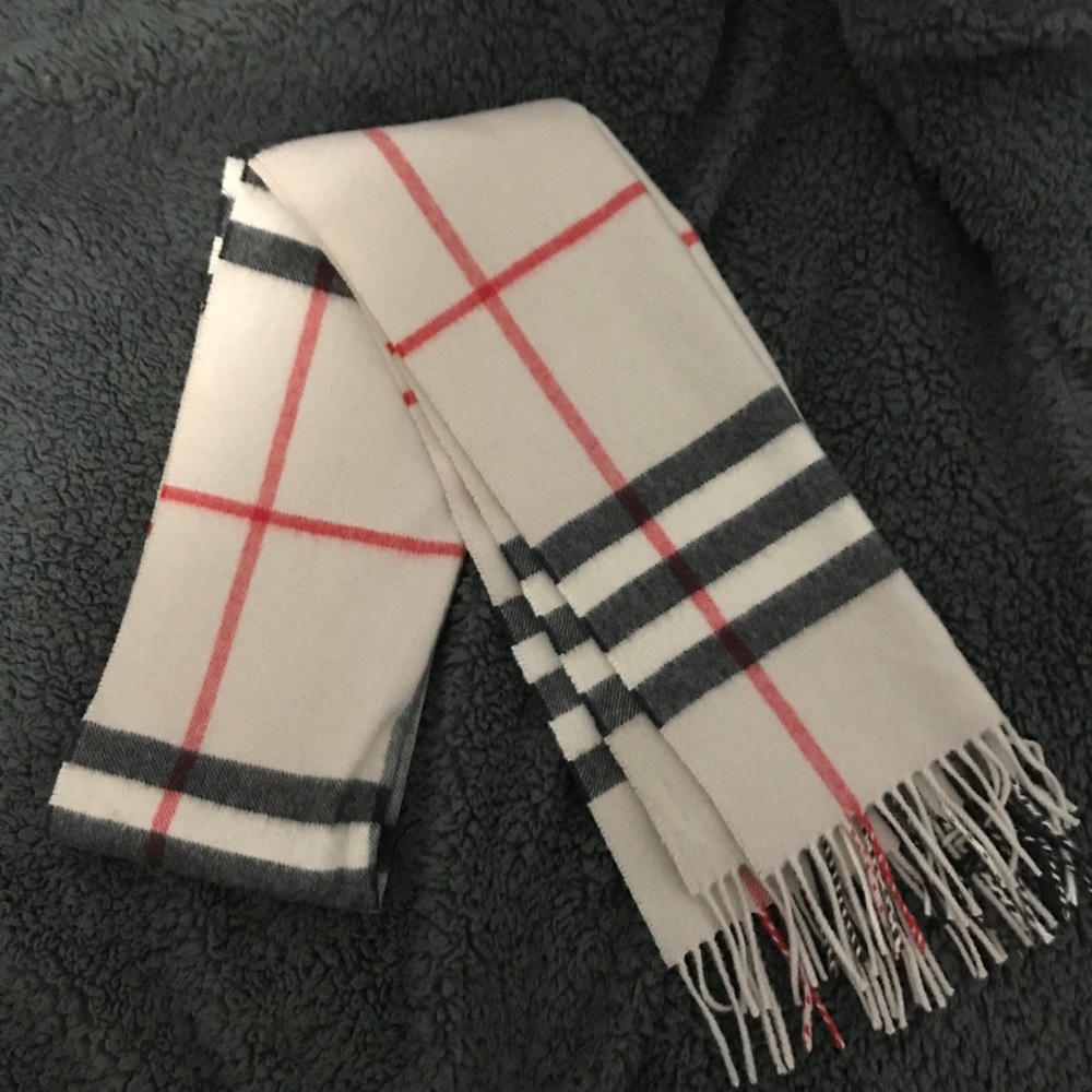 100% Cashmere Burberry Scarf